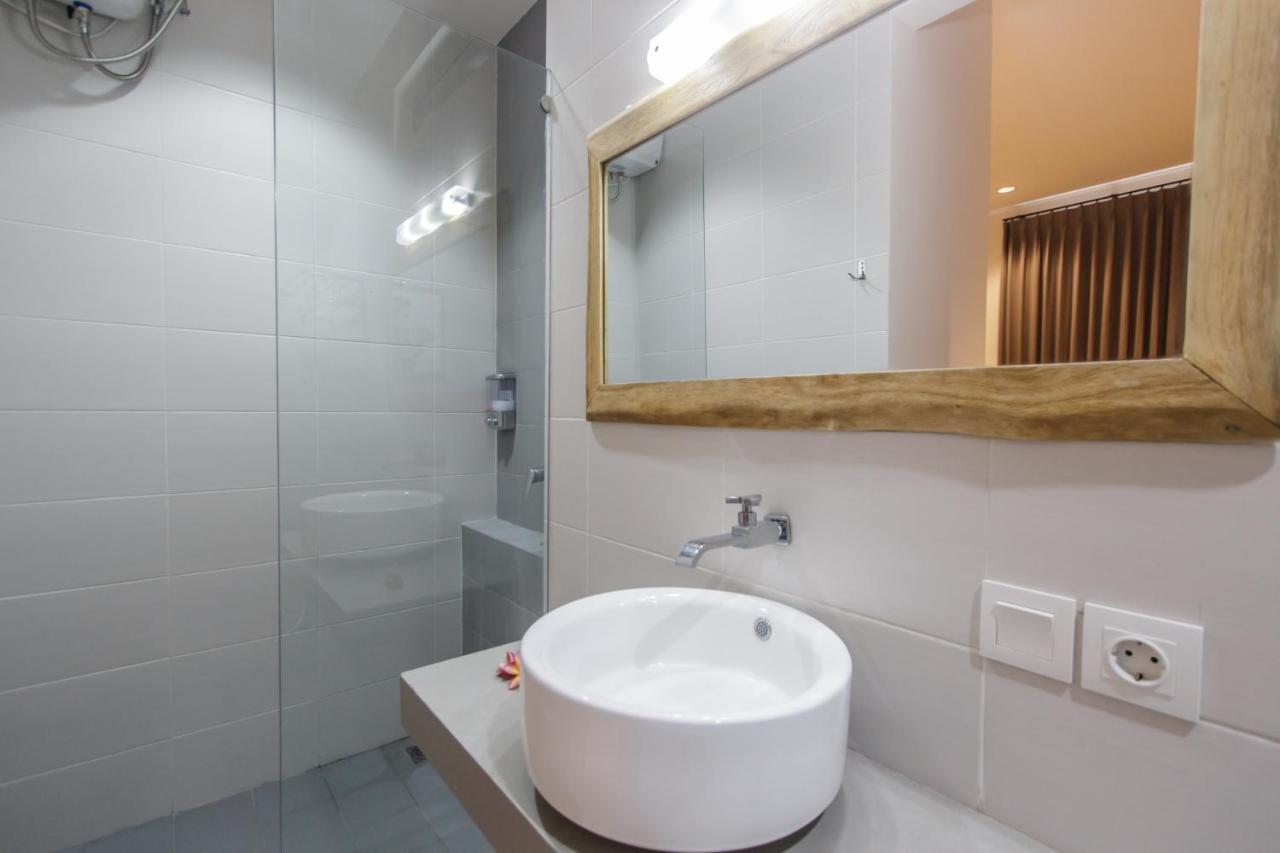 The Jero 18 Kuta Guest House エクステリア 写真